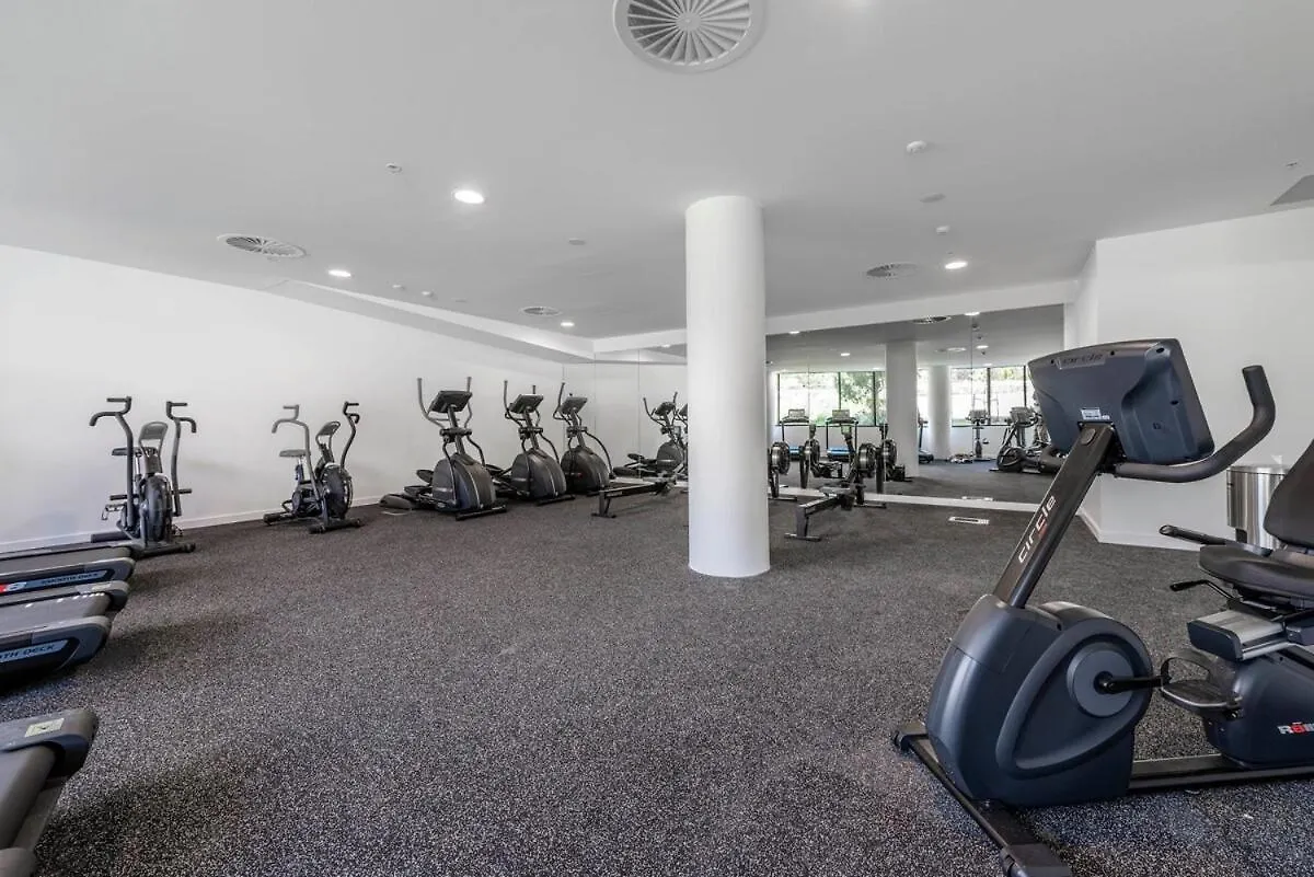 Perfect Location With 5 Star Amenities Apartment Canberra